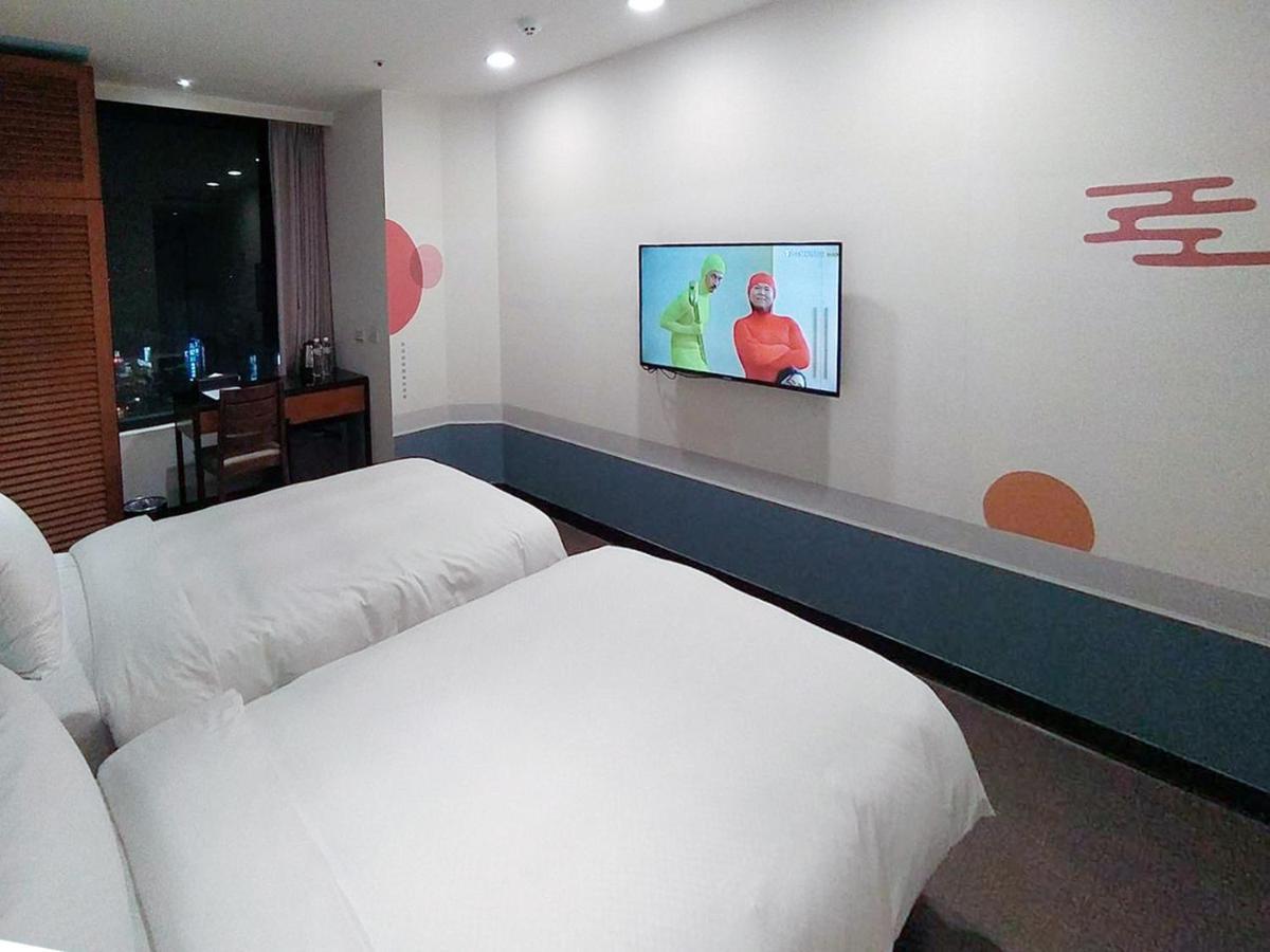 Hotel J Taoyuan Pingzhen Exteriér fotografie