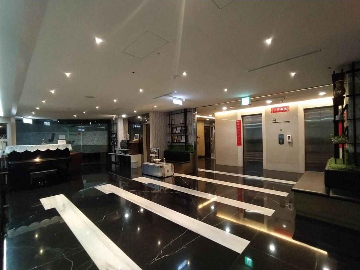 Hotel J Taoyuan Pingzhen Exteriér fotografie